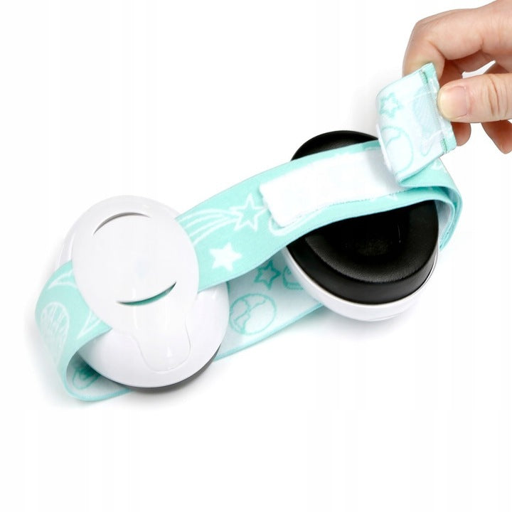 Casti antifonice pentru bebelusi si copii, Zola, cu banda elastica, ajustabile, reduc zgomotul, protejeaza auzul, ergonomice, model spatiu, alb/verde menta Casti antifonice pentru bebelusi si copii, Zola, cu banda elastica, ajustabile, reduc zgomotul, protejeaza auzul, ergonomice, model spatiu, alb/verde menta